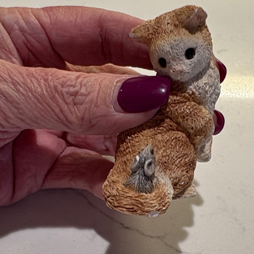 Set of Three Cat Figurines - Picture 6 of 9